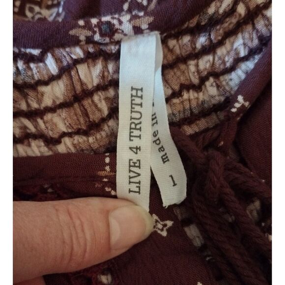 Live 4 Truth Blouse Sleeveless Maroon with Geometric Pattern Crochet Details - Picture 7 of 10